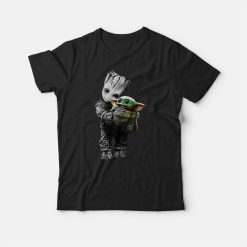Baby Groot hug Baby Yoda T-shirt